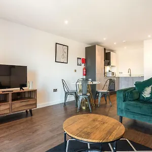 Stayzeni, Ouse Court Smart 2 Bed Apartment York